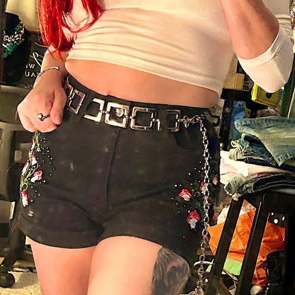 Boutique mushroom shorts. Sz small but very stretchy❤️ included 4free 🍄earrings - Picture 5 of 7